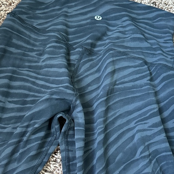 Lululemon - Picture 3 of 3